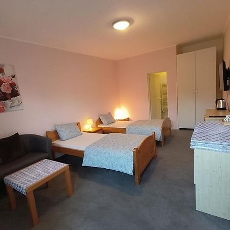 Cozy Room With Garden In Bratislava Esterno foto