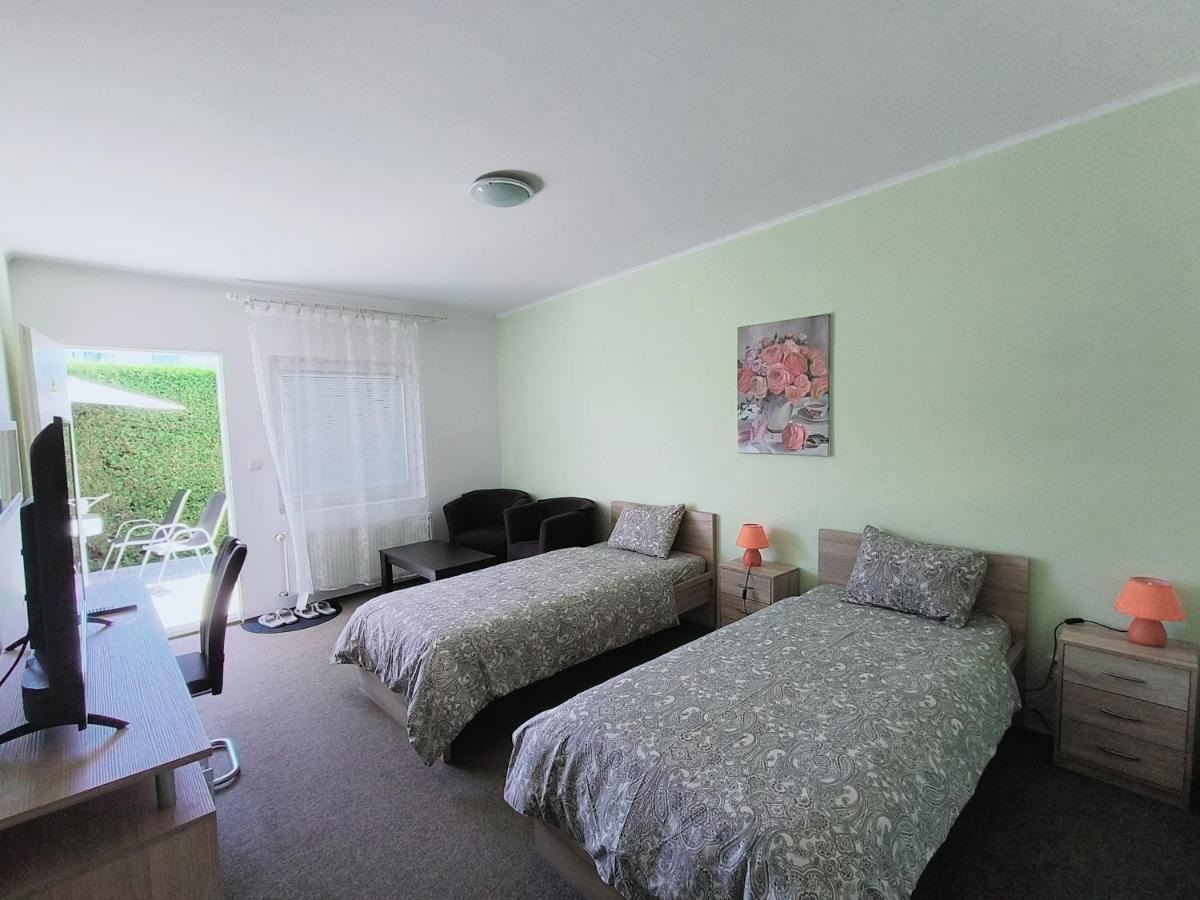 Cozy Room With Garden In Bratislava Esterno foto