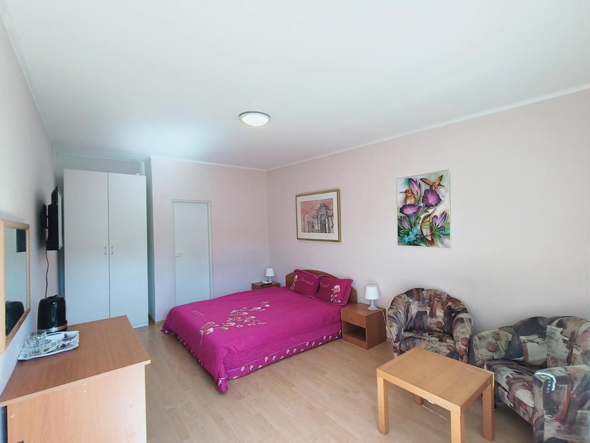 Cozy Room With Garden In Bratislava Esterno foto