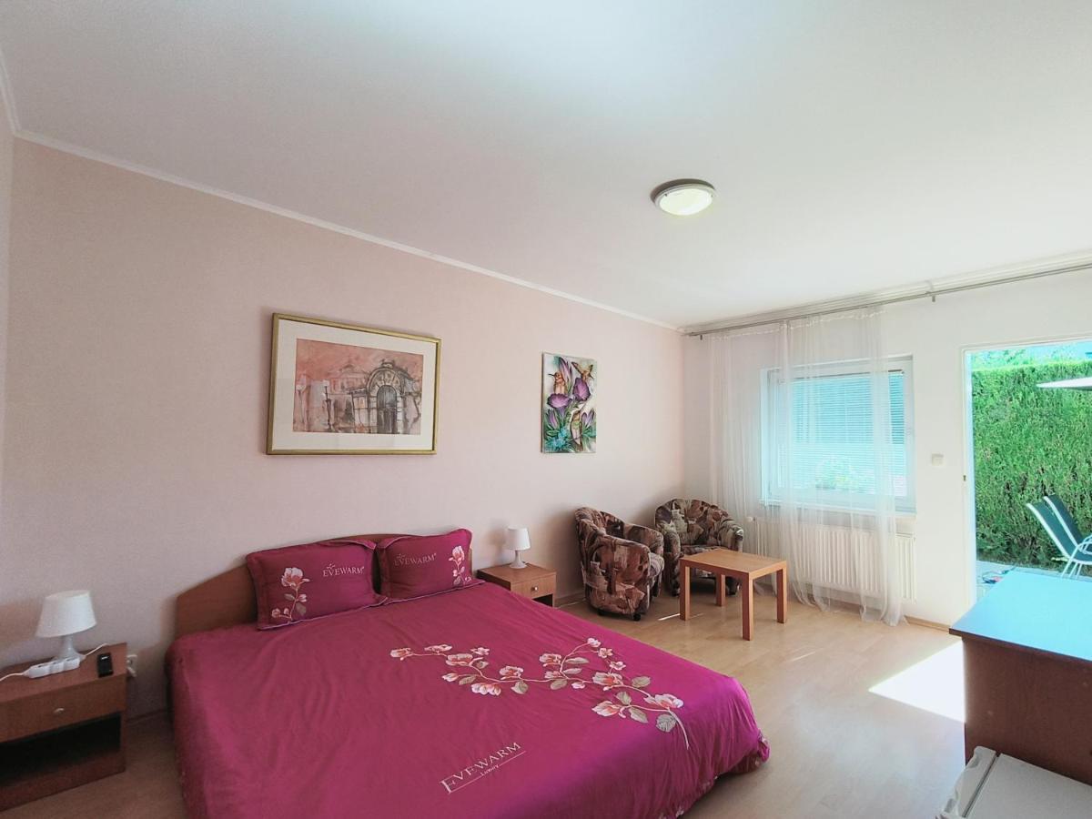 Cozy Room With Garden In Bratislava Esterno foto