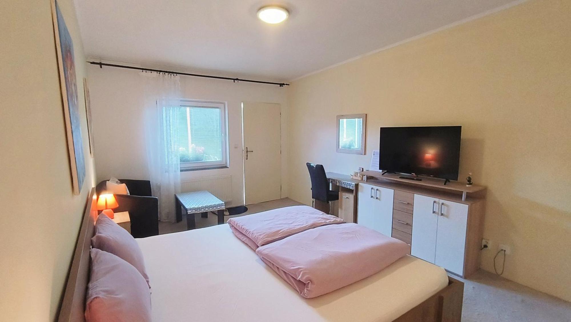 Cozy Room With Garden In Bratislava Esterno foto