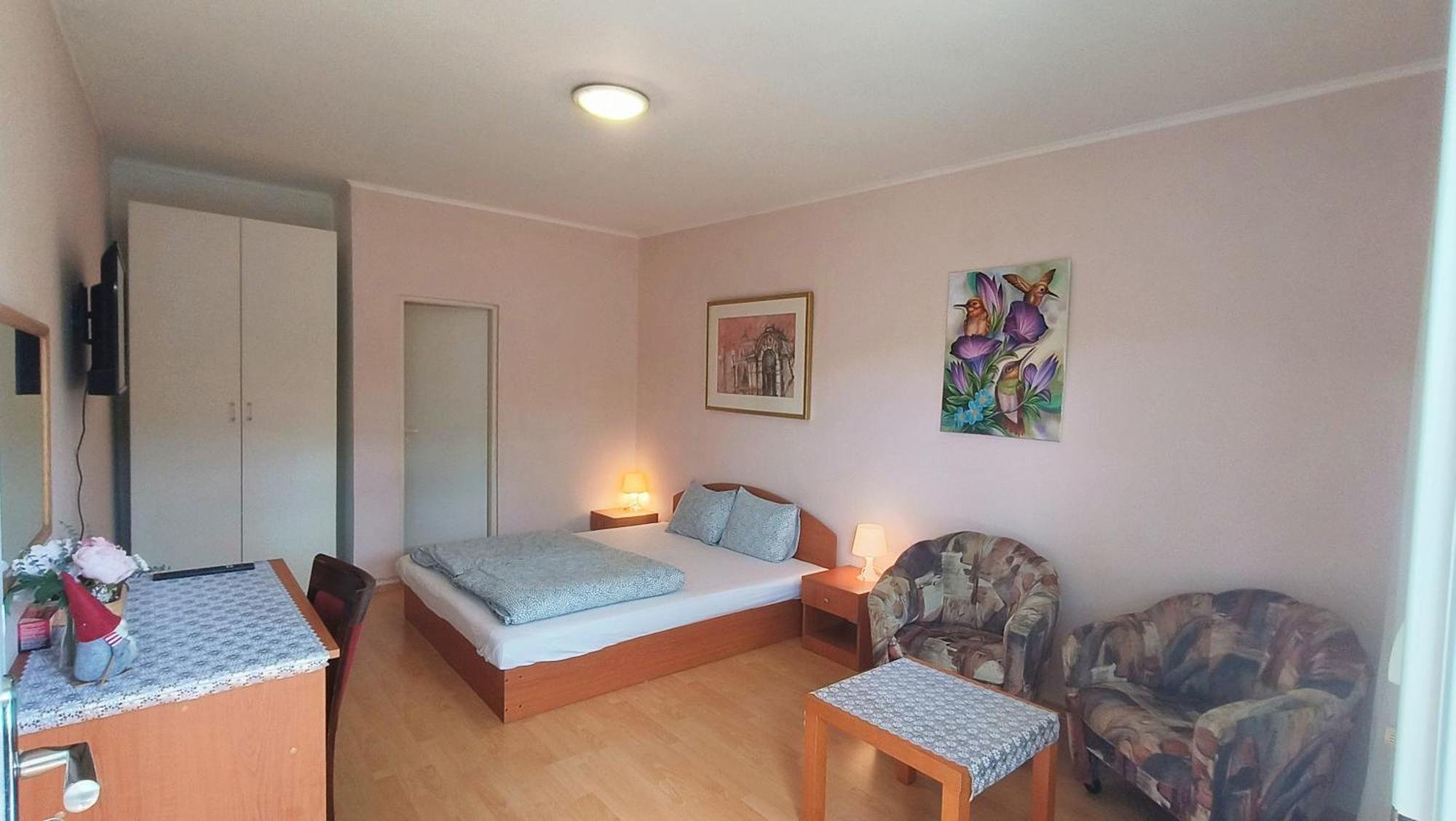 Cozy Room With Garden In Bratislava Esterno foto