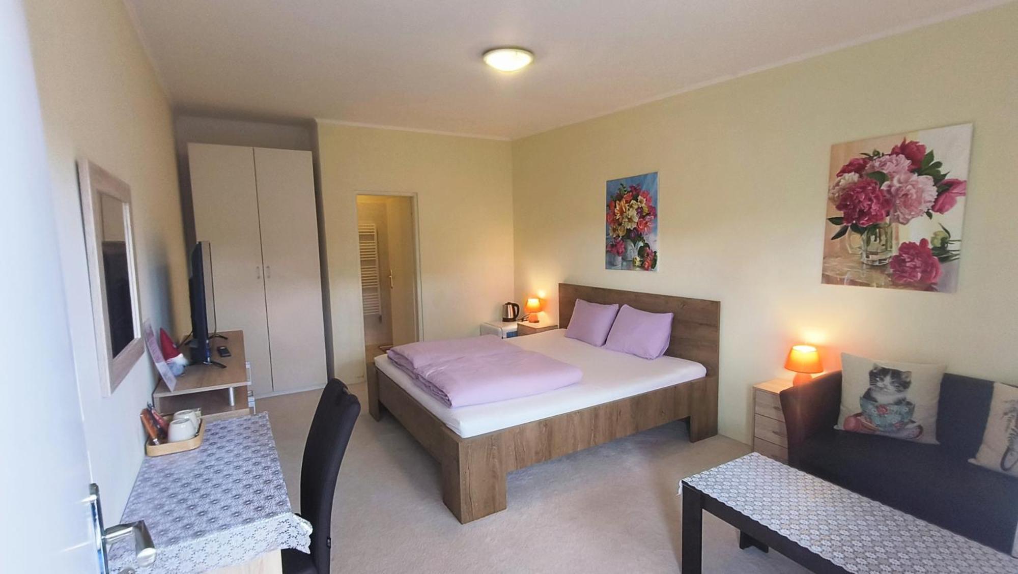 Cozy Room With Garden In Bratislava Esterno foto